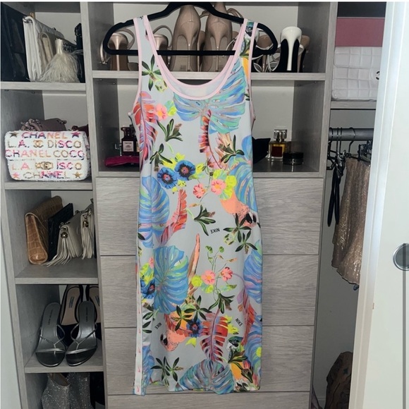 Nike Multicolor Tropical Print midi Dress big swoosh Like New - Picture 4 of 5